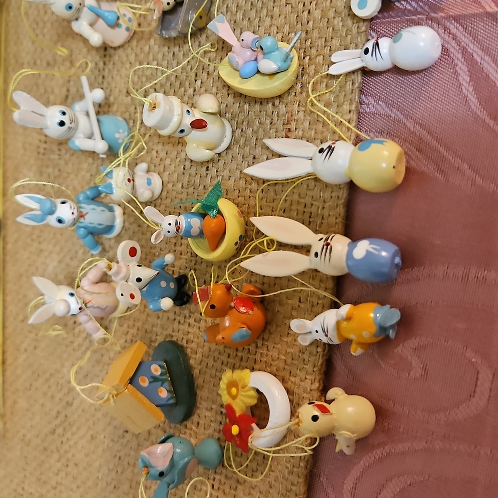 67 Vintage Hobby Lobby Mini  Easter Bunny & Egg Painted Wood Ornaments - Picture 2 of 10